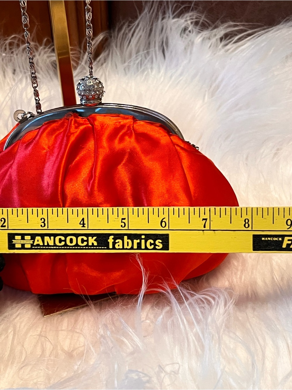 NWOT Kissluck Elegant Red Satin Evening Clutch with Chain Strap - Picture 9 of 10